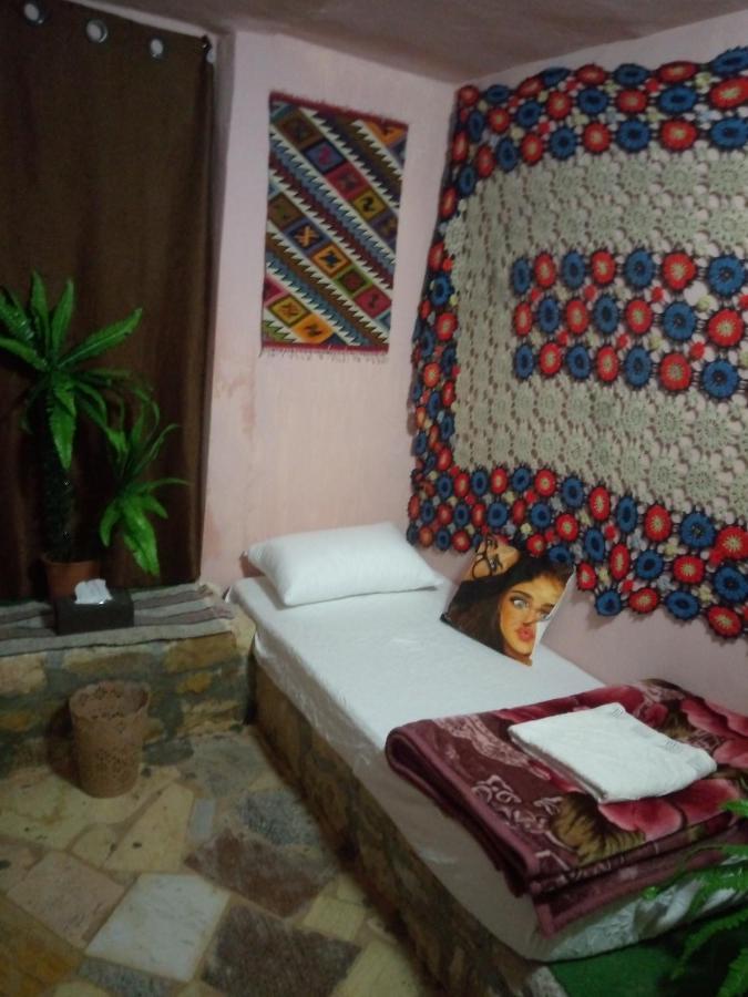Dana Guesthouse Extérieur photo