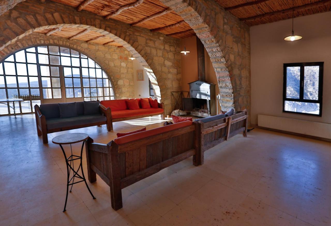 Dana Guesthouse Extérieur photo